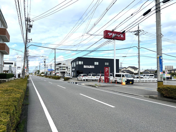 遠くからでも目立つ建物です。